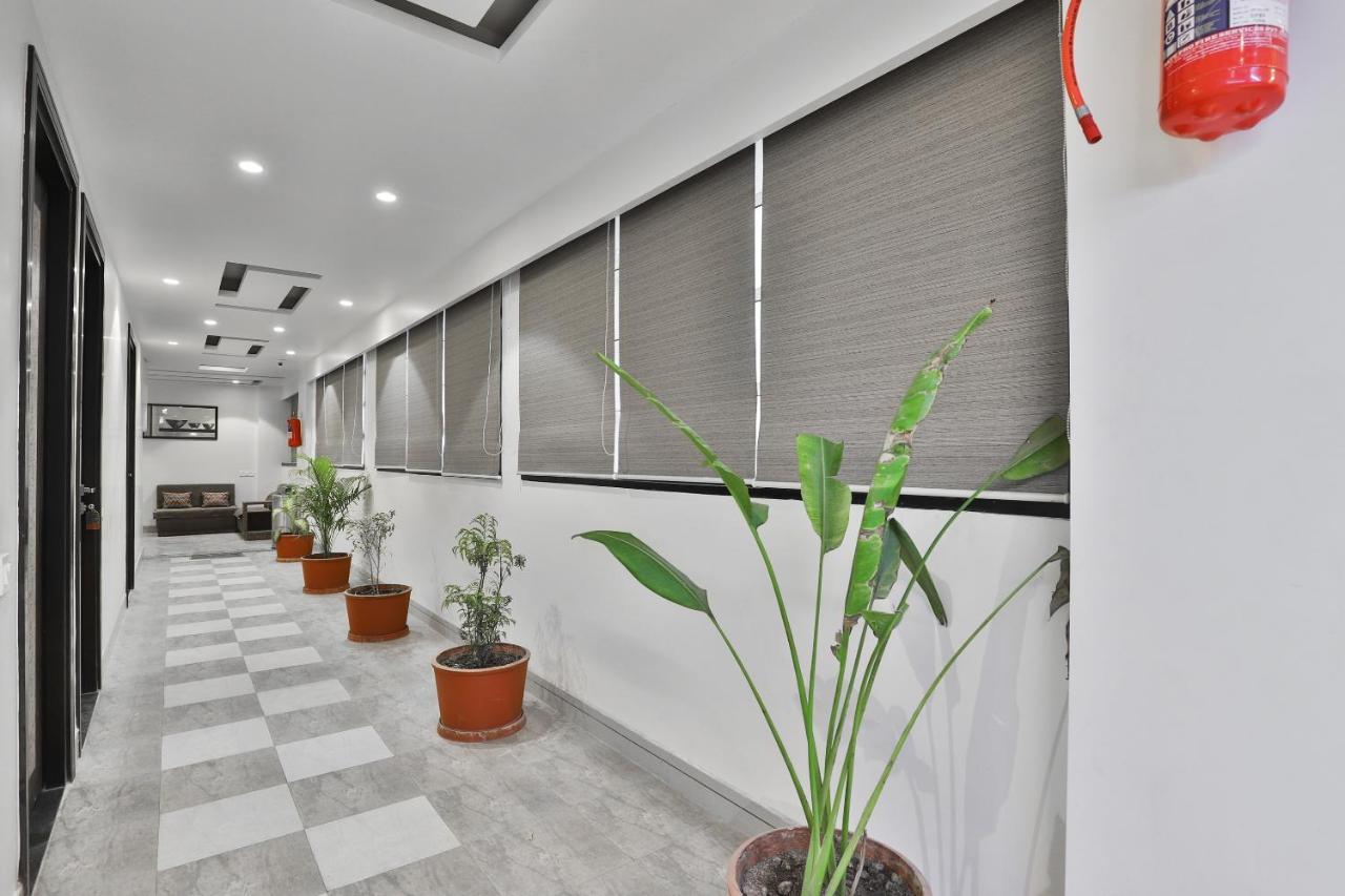 Oyo 23289 Hotel Anmol Palace Ахмедабад Экстерьер фото