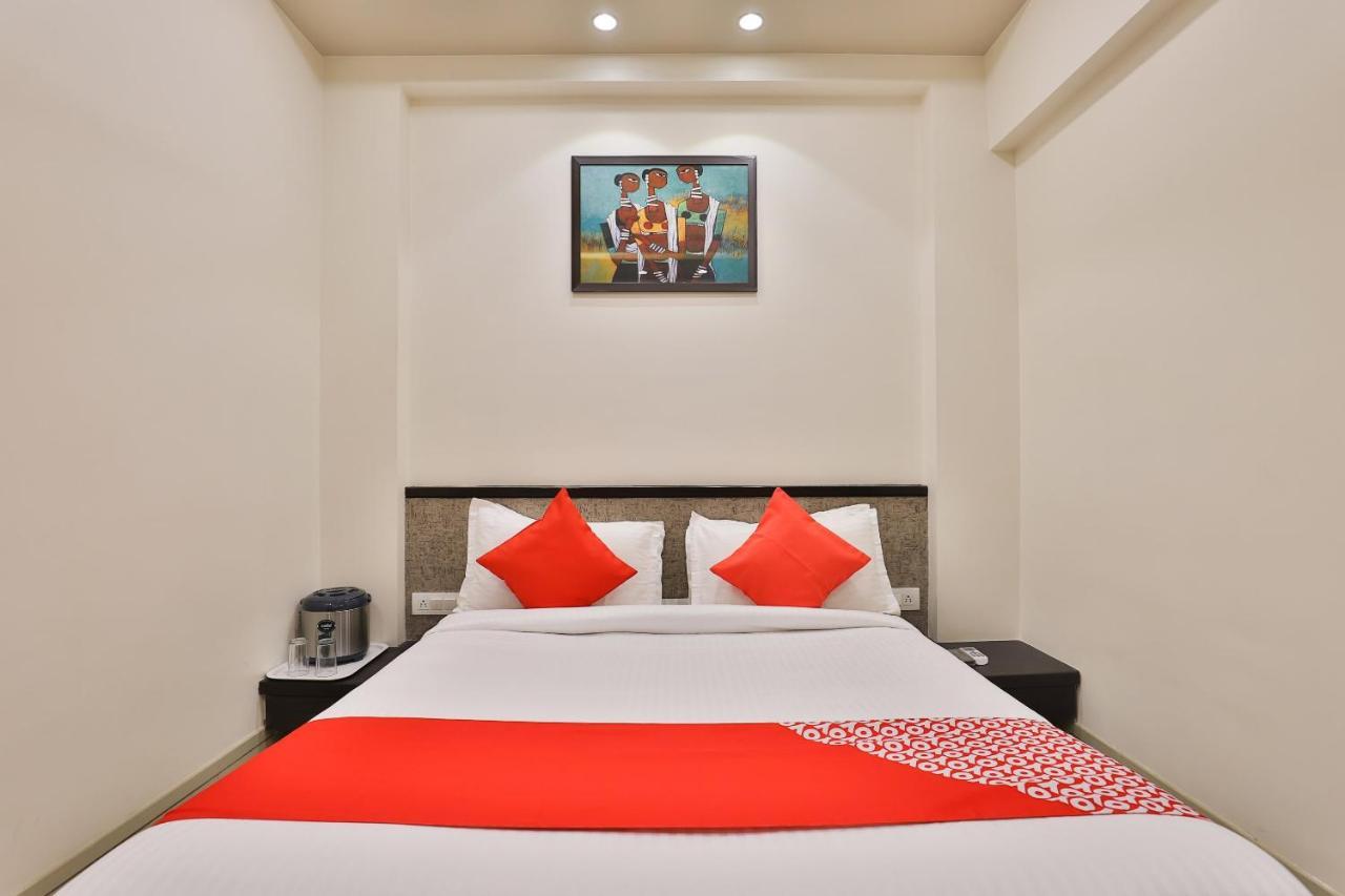 Oyo 23289 Hotel Anmol Palace Ахмедабад Экстерьер фото