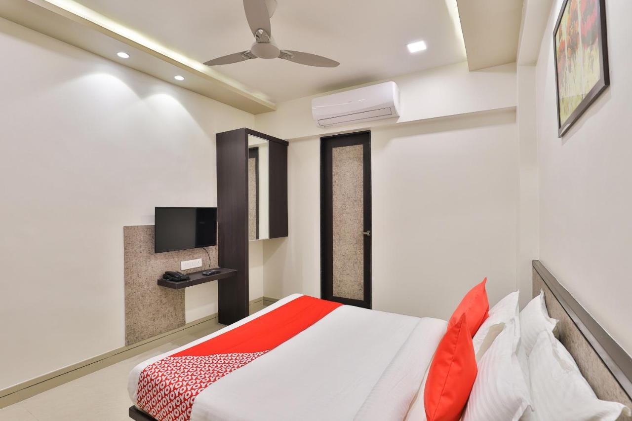 Oyo 23289 Hotel Anmol Palace Ахмедабад Экстерьер фото